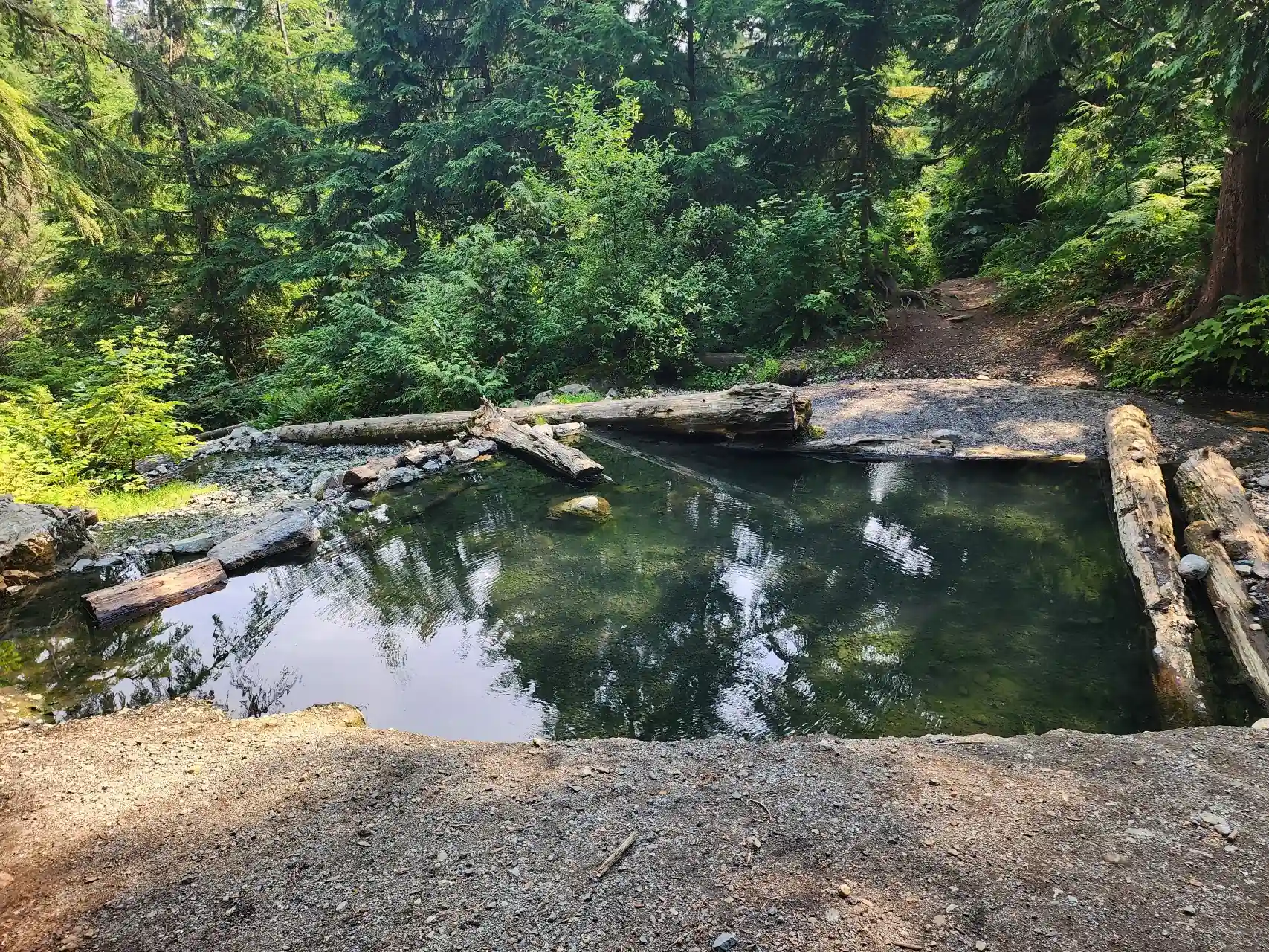 wide-view-of-baker-hot-spring
