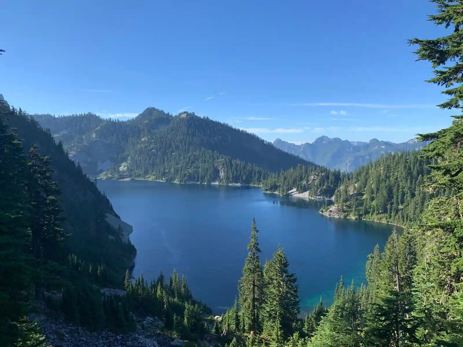 snow-lake-distance-view